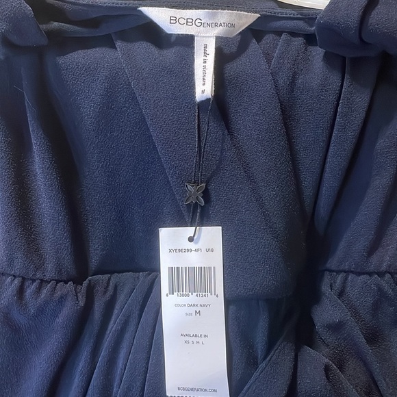 NWT BCBGeneration Navy Blue Skort Romper Size Medium - Picture 4 of 4